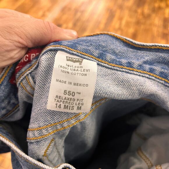 vintage women's Levi's 550 red tab relaxed fit taper leg light wash 100% cotton - Picture 7 of 7